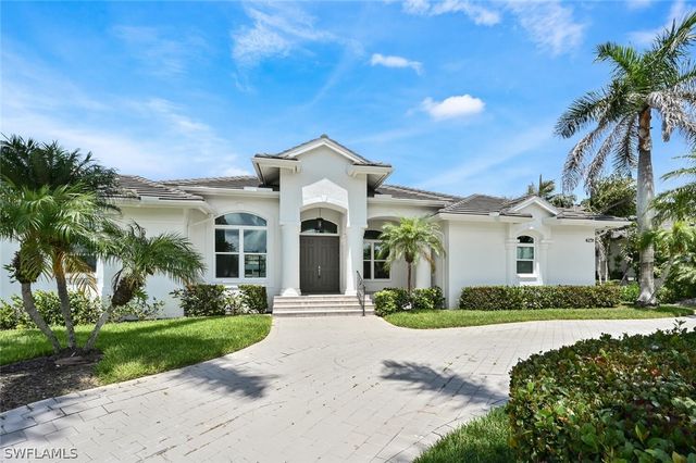 4231 Crayton RD, Naples, FL 34103