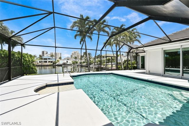 4231 Crayton RD, Naples, FL 34103