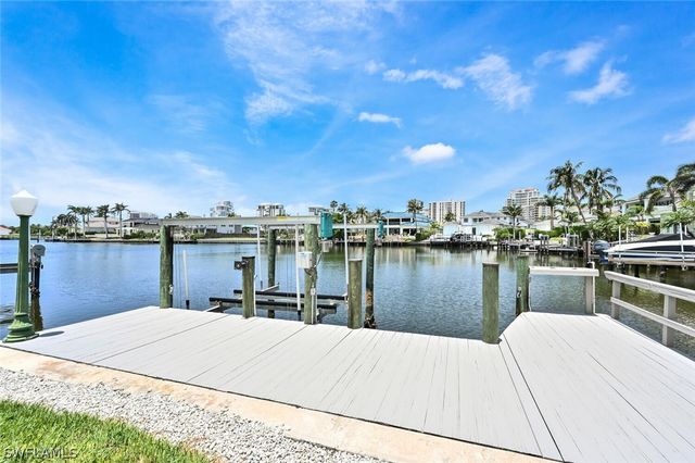 4231 Crayton RD, Naples, FL 34103