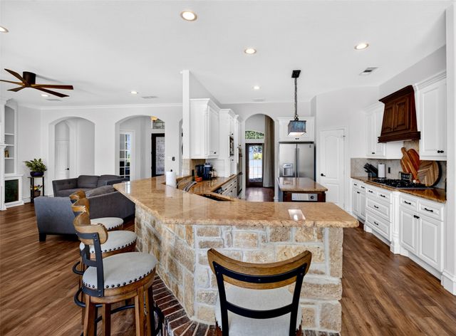 9900 Harbour View Lane, Fort Worth, TX 76179