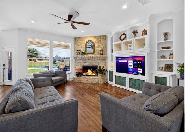 9900 Harbour View Lane, Fort Worth, TX 76179