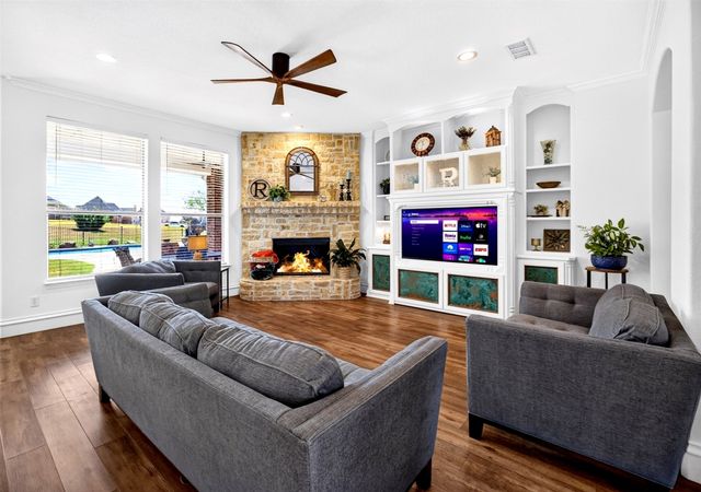 9900 Harbour View Lane, Fort Worth, TX 76179