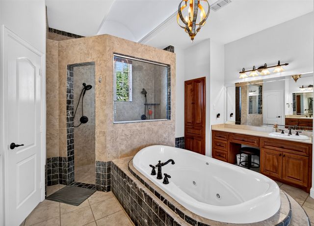 9900 Harbour View Lane, Fort Worth, TX 76179