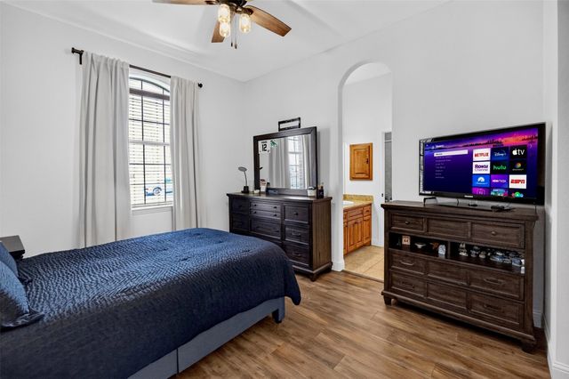 9900 Harbour View Lane, Fort Worth, TX 76179