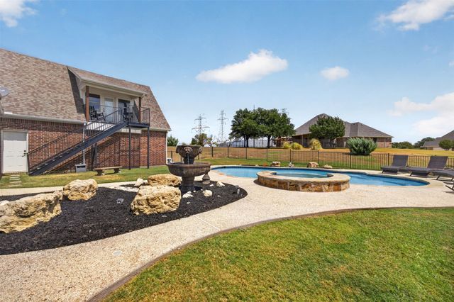 9900 Harbour View Lane, Fort Worth, TX 76179