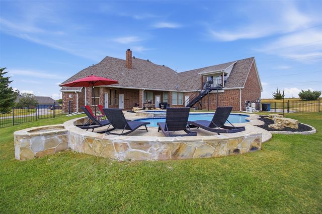 9900 Harbour View Lane, Fort Worth, TX 76179