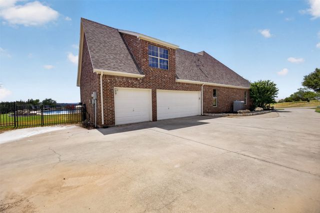 9900 Harbour View Lane, Fort Worth, TX 76179