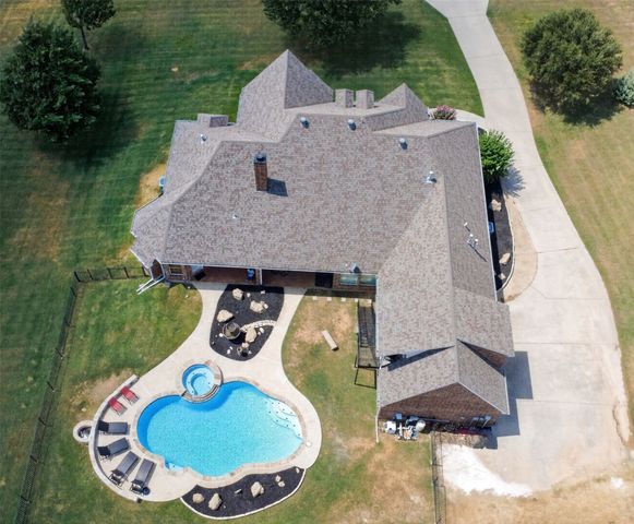 9900 Harbour View Lane, Fort Worth, TX 76179