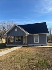 703 NW 1st Street, Atkins, AR 72823