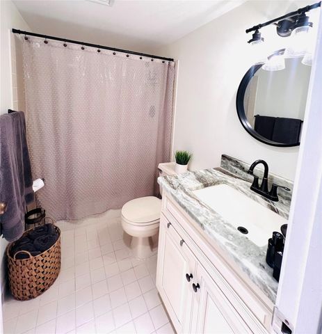 9875 Pineapple Tree Drive 207, Boynton Beach, FL 33436