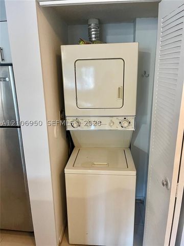 2550 SW 18th Ter 1405, Fort Lauderdale, FL 33315