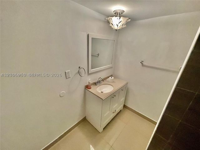 2550 SW 18th Ter 1405, Fort Lauderdale, FL 33315