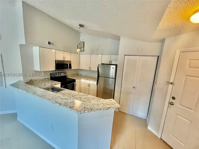2550 SW 18th Ter 1405, Fort Lauderdale, FL 33315