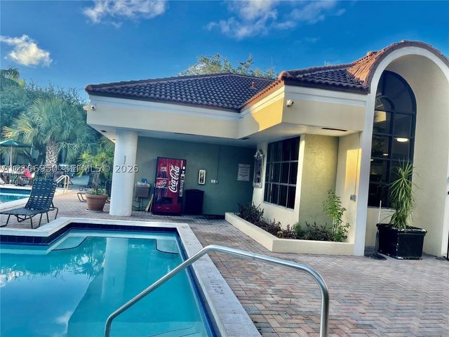 2550 SW 18th Ter 1405, Fort Lauderdale, FL 33315
