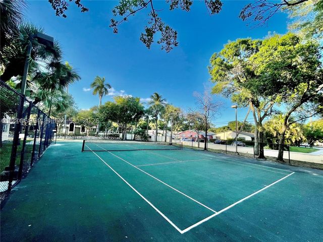 2550 SW 18th Ter 1405, Fort Lauderdale, FL 33315