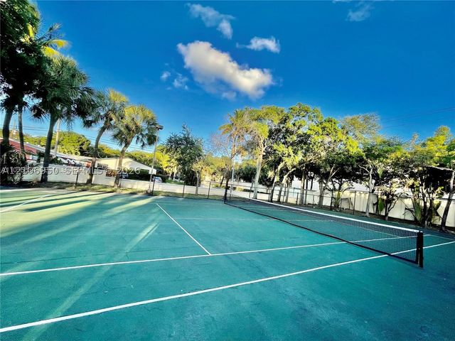 2550 SW 18th Ter 1405, Fort Lauderdale, FL 33315