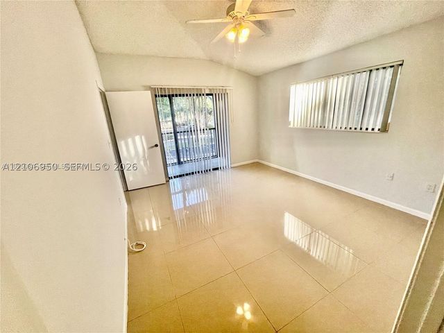 2550 SW 18th Ter 1405, Fort Lauderdale, FL 33315