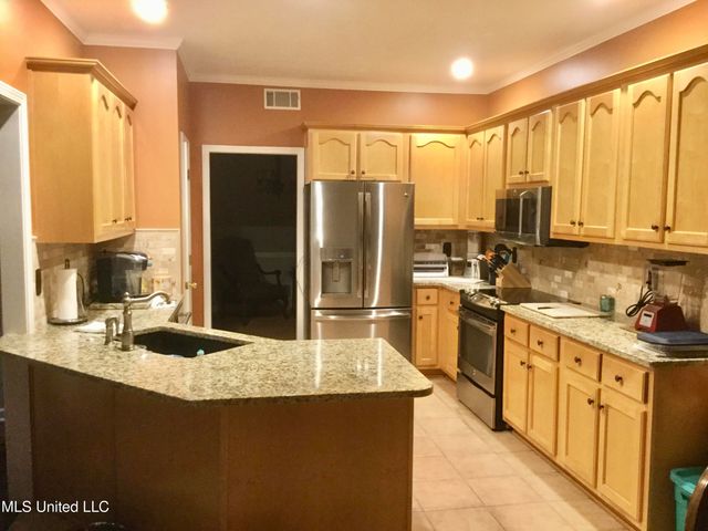 7684 N Rigmoore Point, Olive Branch, MS 38654