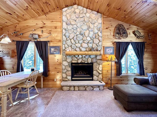 N11914 ORIOLE LANE, Elcho, WI 54428