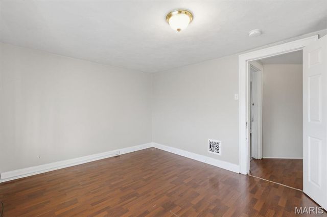 4707 Ray Avenue, St Louis, MO 63116