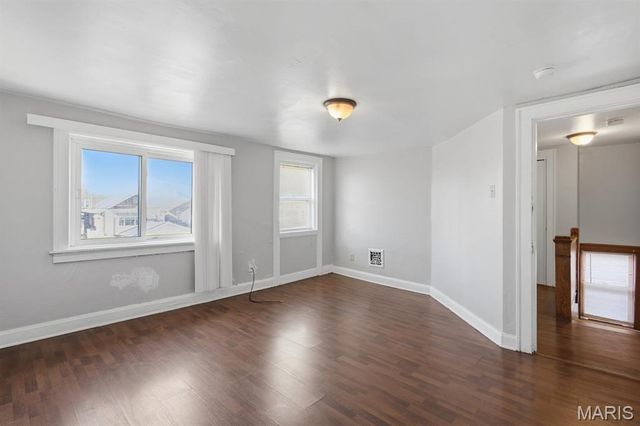 4707 Ray Avenue, St Louis, MO 63116