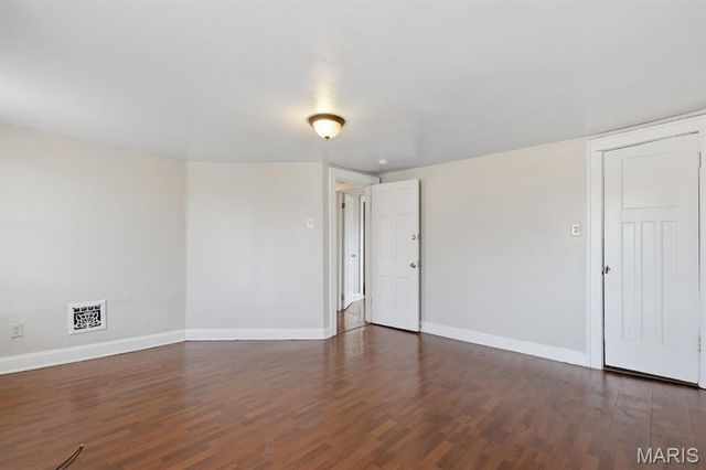 4707 Ray Avenue, St Louis, MO 63116