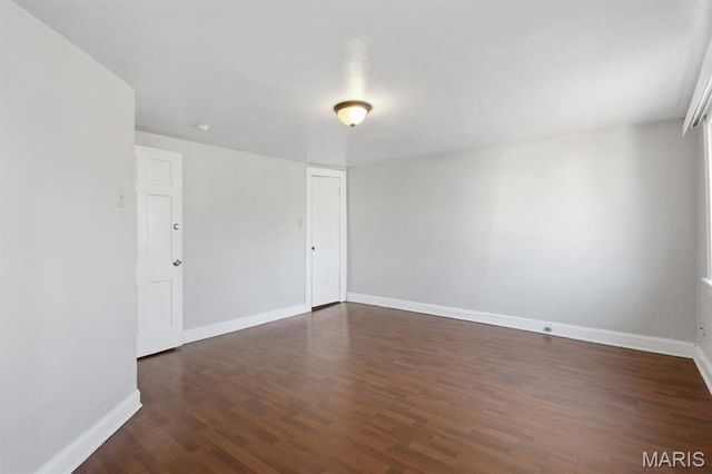 4707 Ray Avenue, St Louis, MO 63116