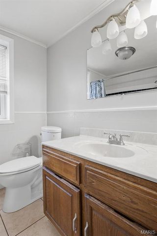 4707 Ray Avenue, St Louis, MO 63116