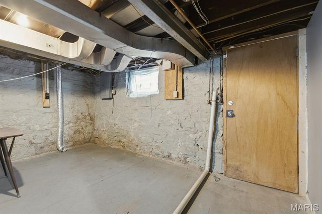 4707 Ray Avenue, St Louis, MO 63116