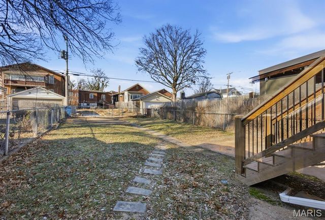 4707 Ray Avenue, St Louis, MO 63116