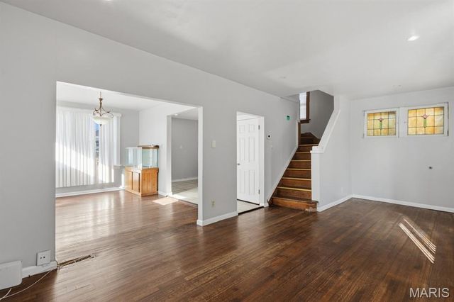 4707 Ray Avenue, St Louis, MO 63116