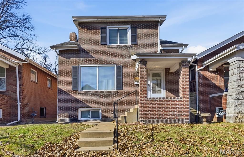 4707 Ray Avenue, St Louis, MO 63116