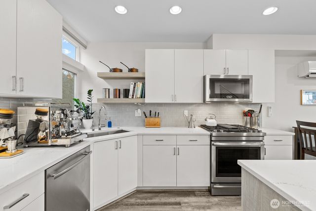 1422 E Cherry St, Seattle, WA 98122