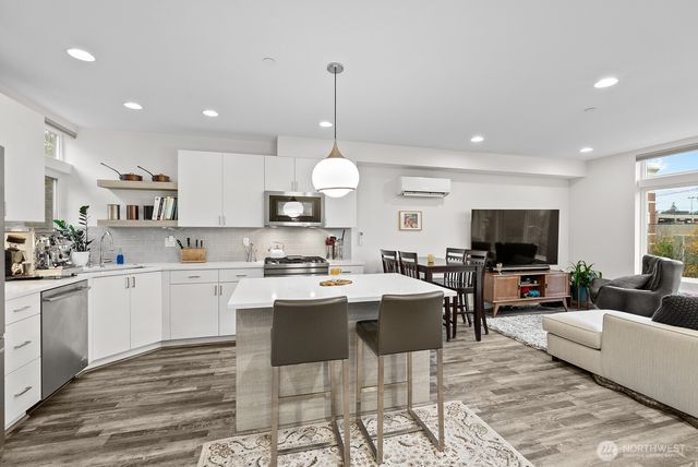 1422 E Cherry St, Seattle, WA 98122