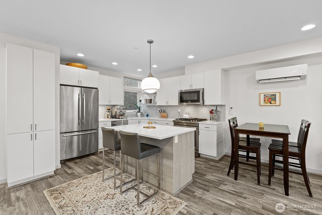 1422 E Cherry St, Seattle, WA 98122