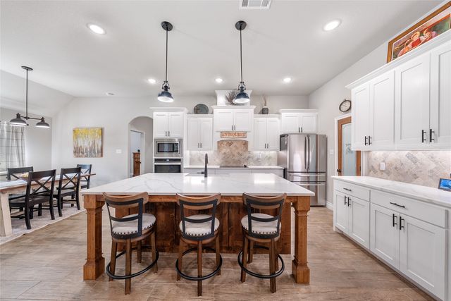 1075 Knoxmiller Court, Weatherford, TX 76088
