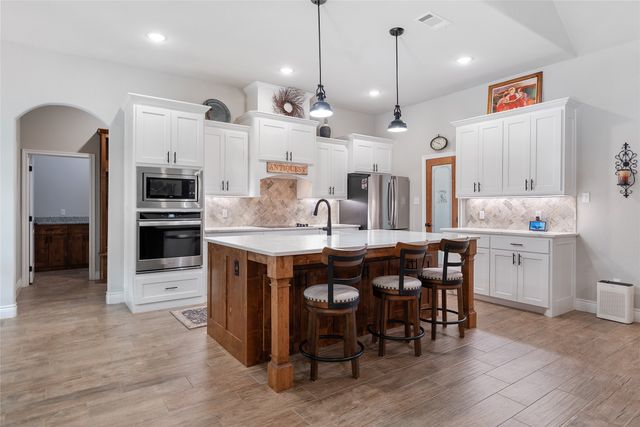 1075 Knoxmiller Court, Weatherford, TX 76088