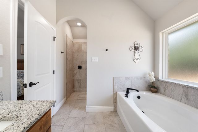 1075 Knoxmiller Court, Weatherford, TX 76088