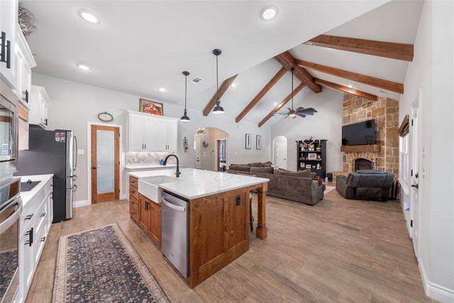 1075 Knoxmiller Court, Weatherford, TX 76088