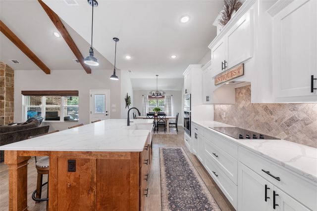 1075 Knoxmiller Court, Weatherford, TX 76088