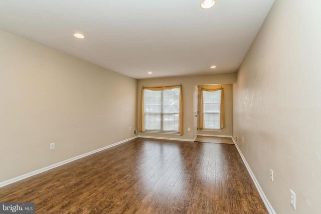 404 AMBERLEIGH DR, Pennington, NJ 08534