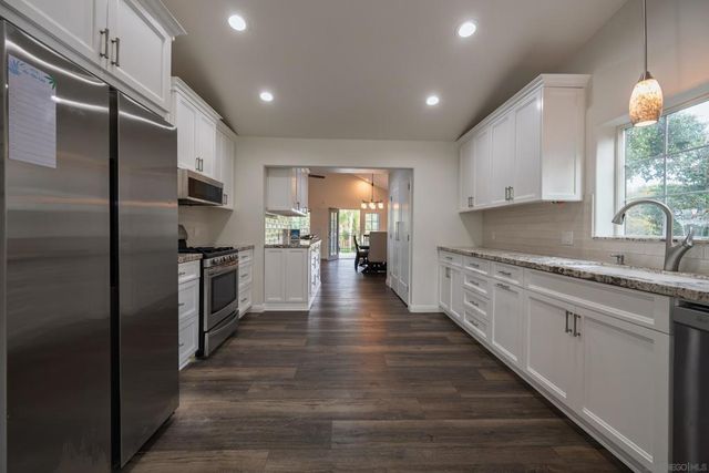 444 Avalon Dr., Vista, CA 92084