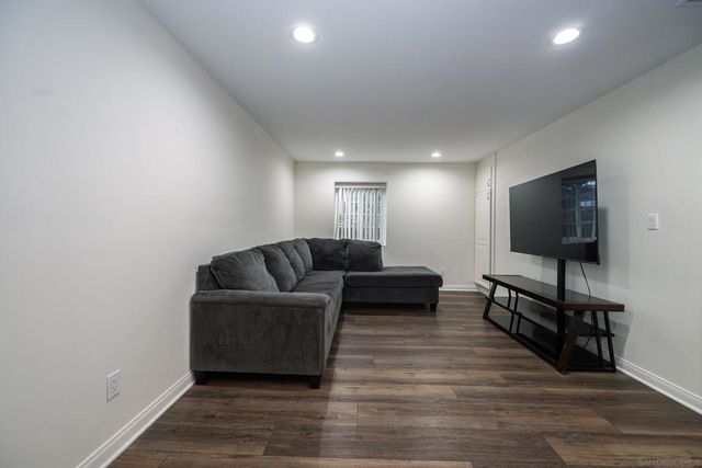 444 Avalon Dr., Vista, CA 92084