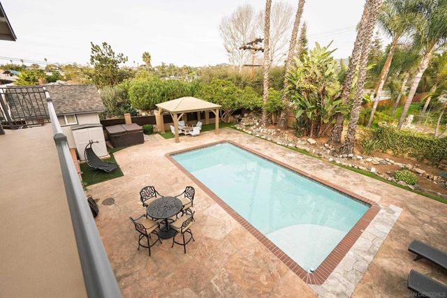 444 Avalon Dr., Vista, CA 92084