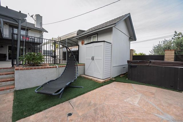 444 Avalon Dr., Vista, CA 92084