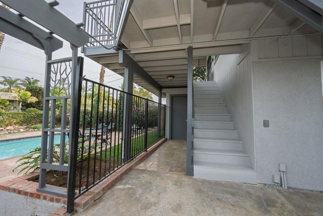 444 Avalon Dr., Vista, CA 92084