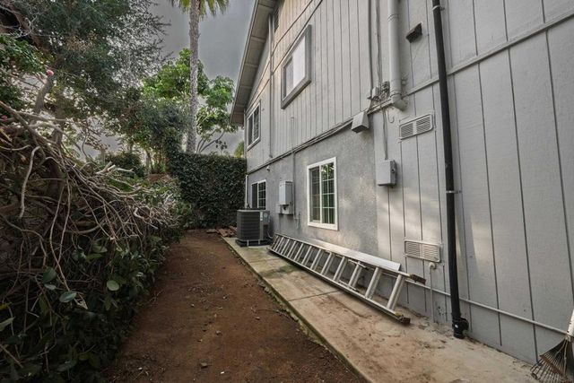 444 Avalon Dr., Vista, CA 92084