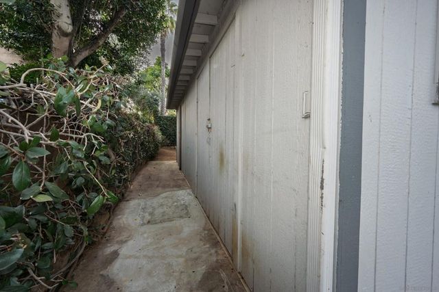 444 Avalon Dr., Vista, CA 92084