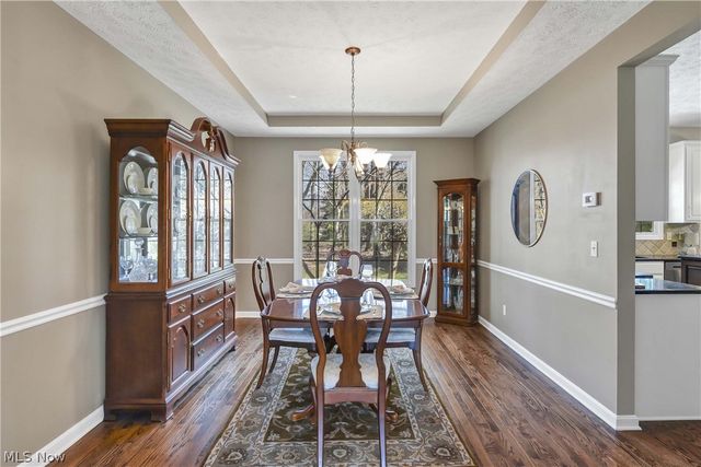 607 Parkside Drive, Avon Lake, OH 44012