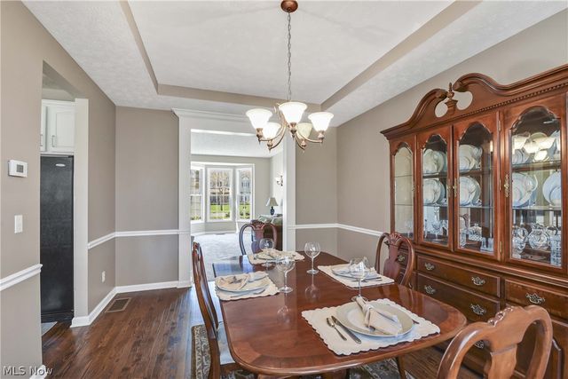 607 Parkside Drive, Avon Lake, OH 44012